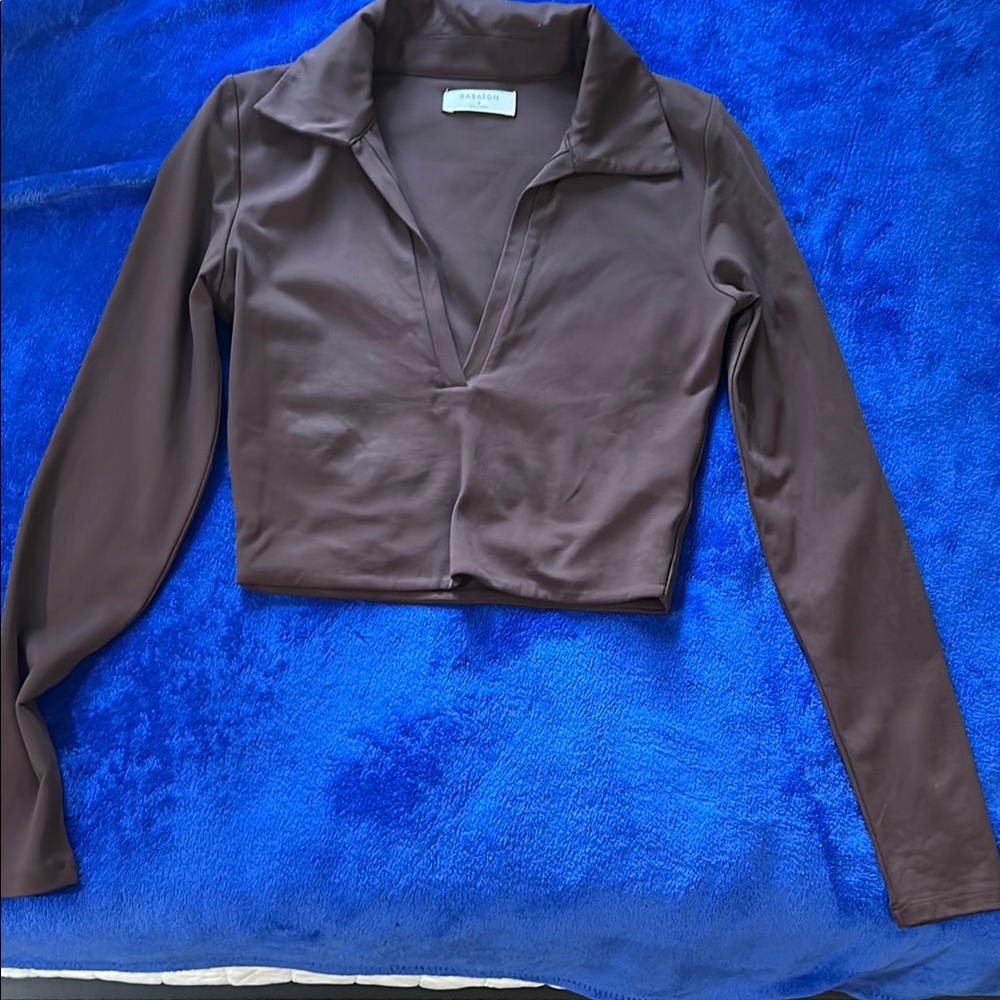 Aritzia Brown Fitted Crop Blouse with Notched Collar